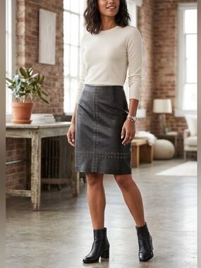 Clothes Revue Genuine Leather 20.5” Pencil Skirt w Grommet Accents Sz 8